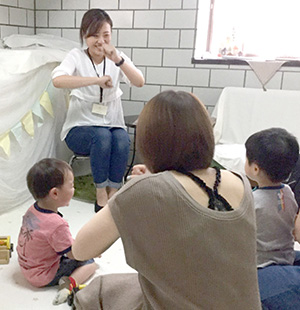 木馬のおはなし会の様子