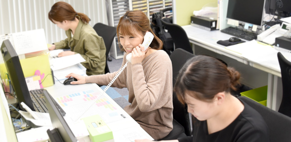 カスタマーサービススタッフ